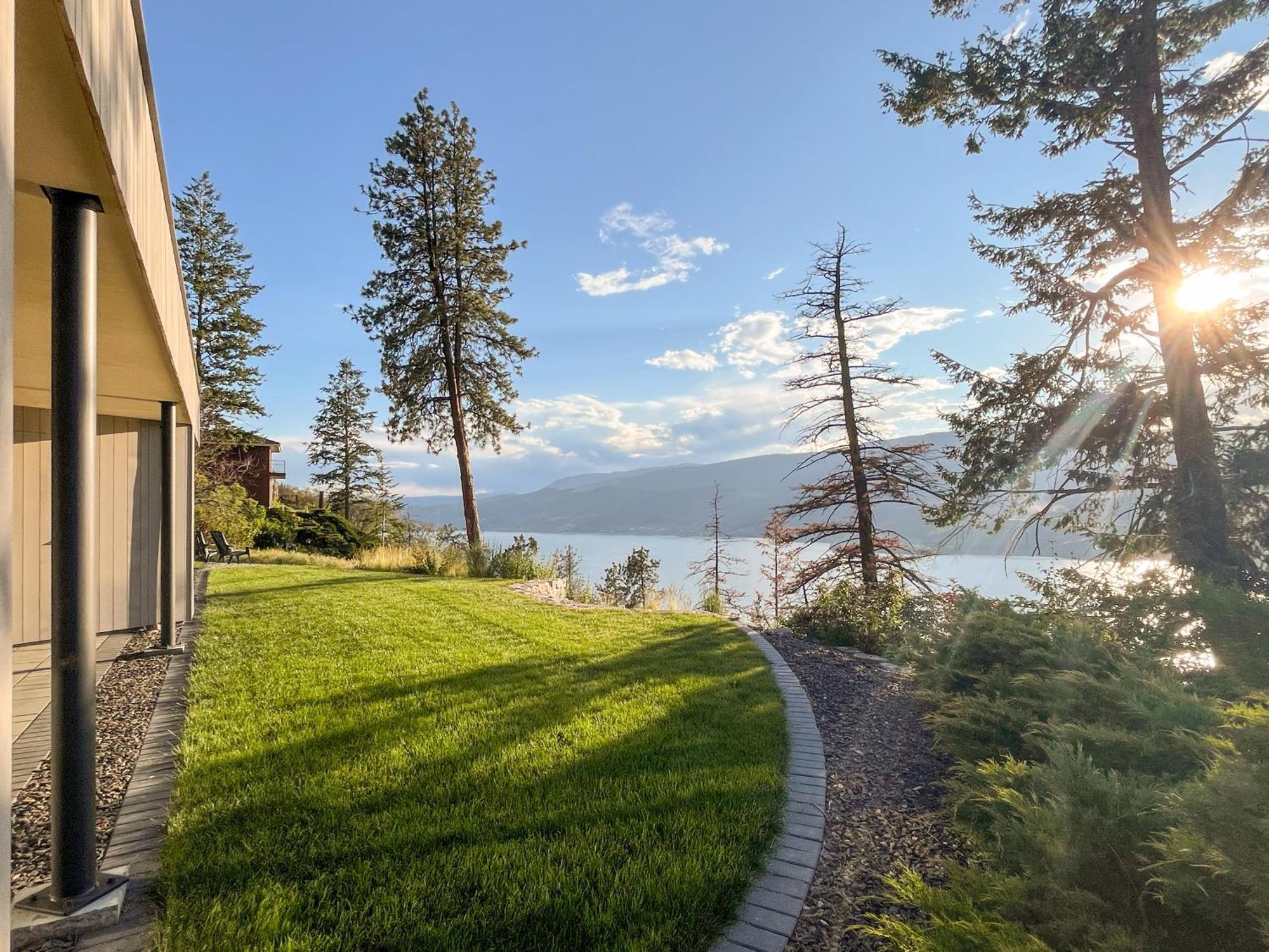 Kelowfornia Lakeview Retreat Келоуна Екстер'єр фото